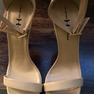 Halston nude size 8.5 heels